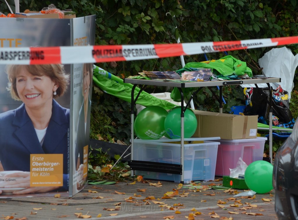 Attentat auf Fr Reker Koeln Braunsfeld Aachenerstr Wochenmarkt P51.JPG - Miklos Laubert